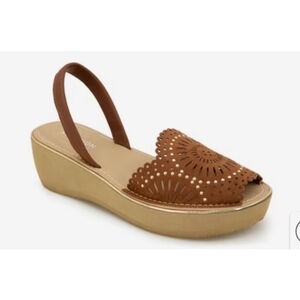 Reaction Kenneth Cole Fine Glass Wedge Sandal Size 7.5